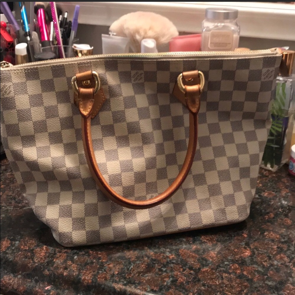 Louis Vuitton AUTHENTIC used date code inside!!!